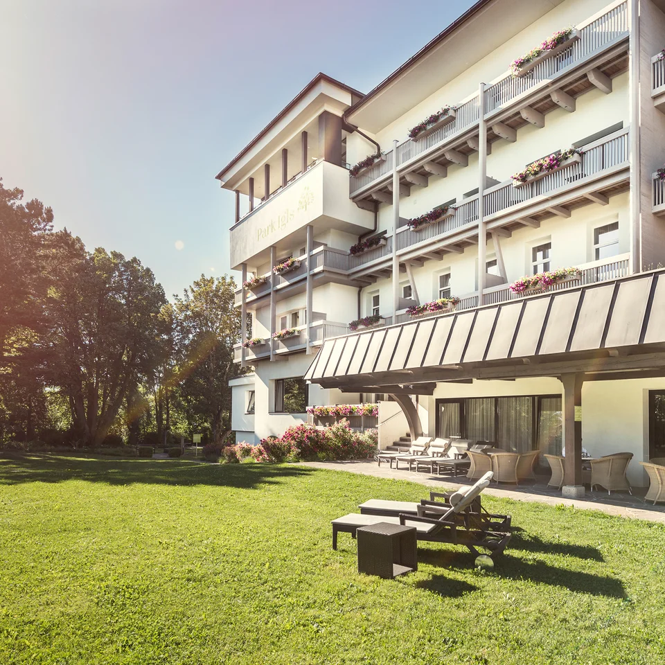 Park Igls exterior view in summer