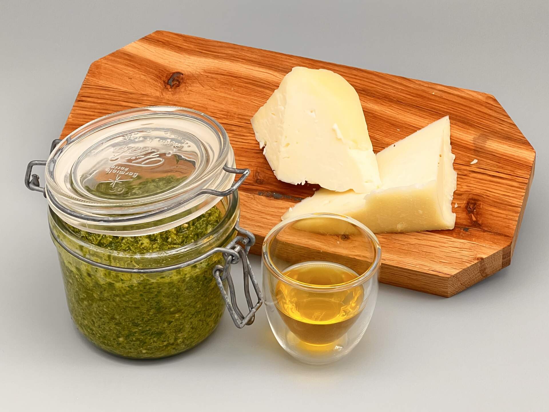 Wild garlic pesto with pecorino